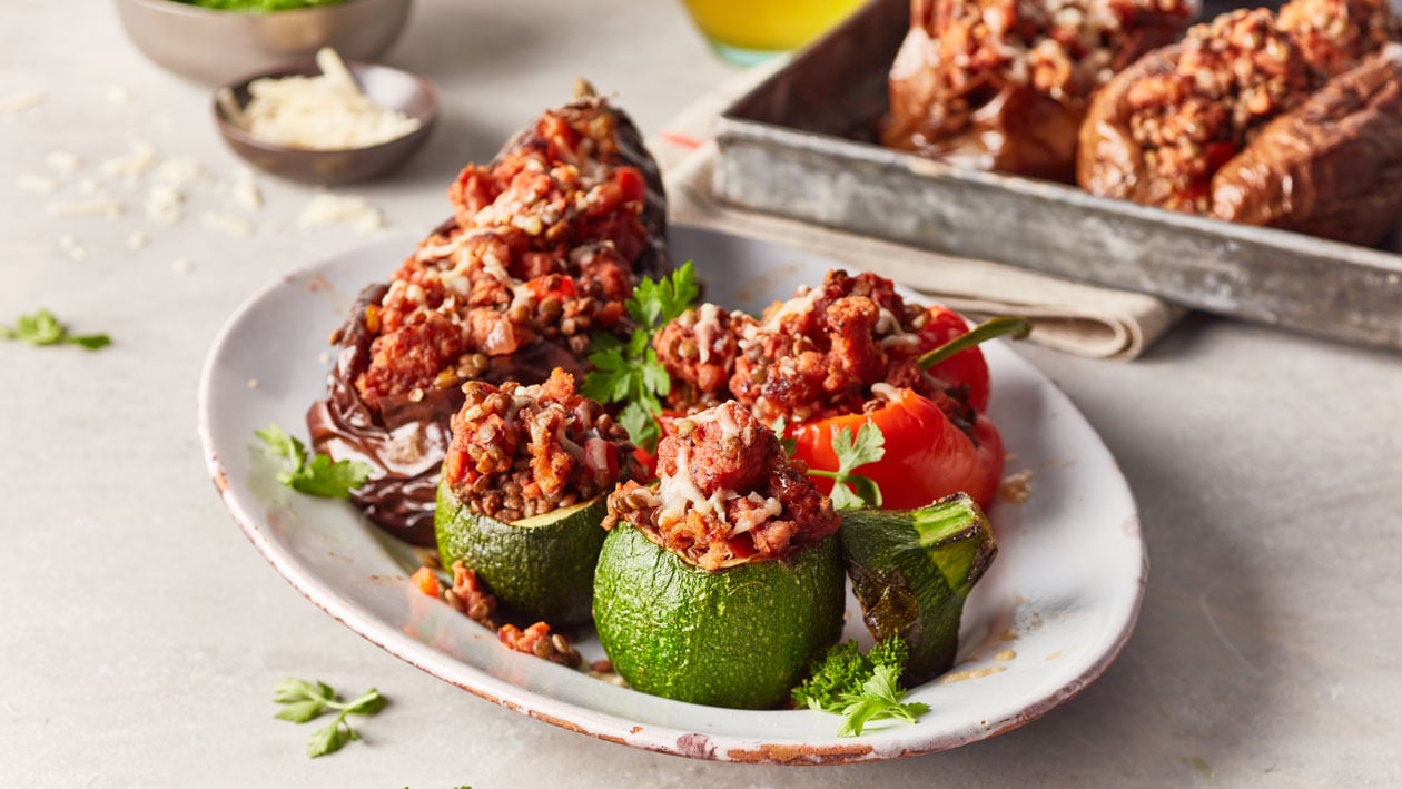 Mediterrane Gemüse mit Tomaten-Hackfüllung –  