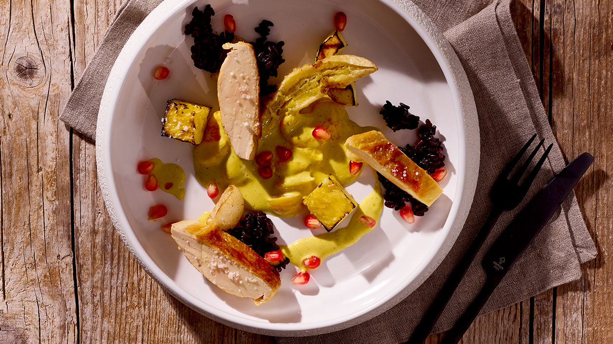 Gefüllte Schweinelende mit Lamm, Speck-Hollandaise, Spargel-Tortilla –  