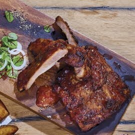 Spare Ribs mit Kartoffel Wedges und Schnittlauch Dip Spare Ribs mit Kartoffel Wedges und Schnittlauch Dip