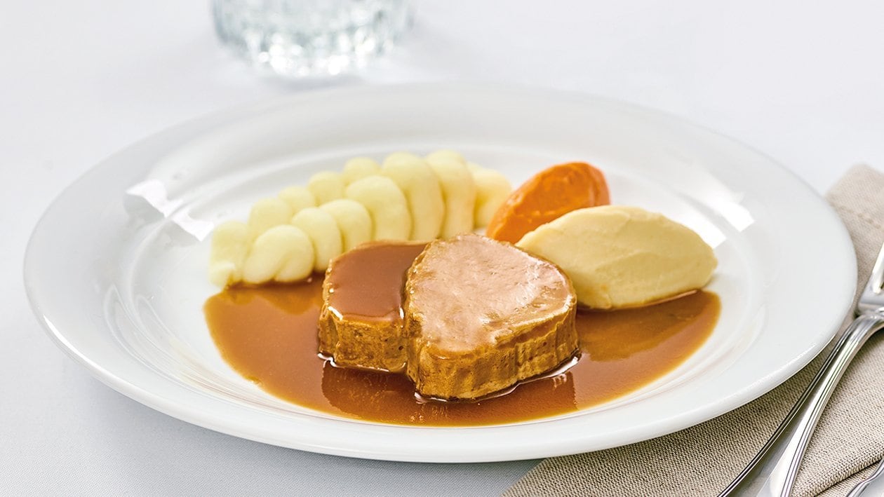 Kalbsrollbraten mit Kartoffelpüree und Gemüsepüree für Leute mit Schluckbeschwerden –  