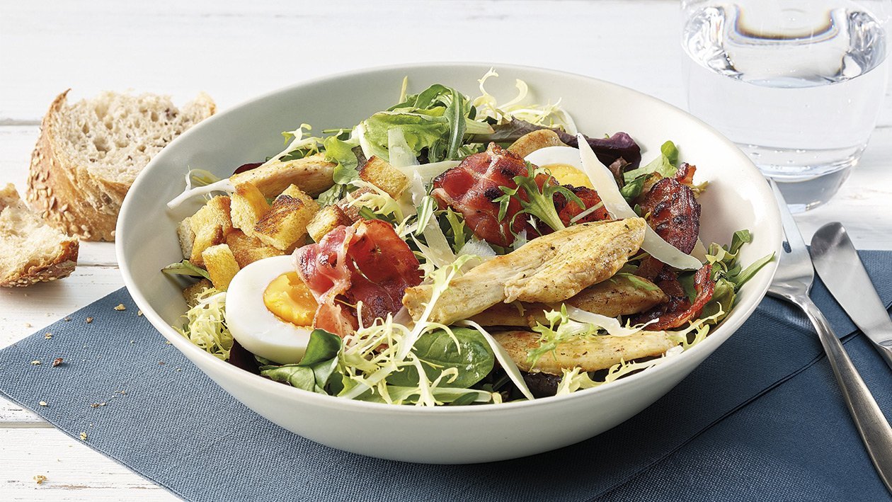 Caesar-Salat mit Hähnchenbrust: Ein klassischer Salat