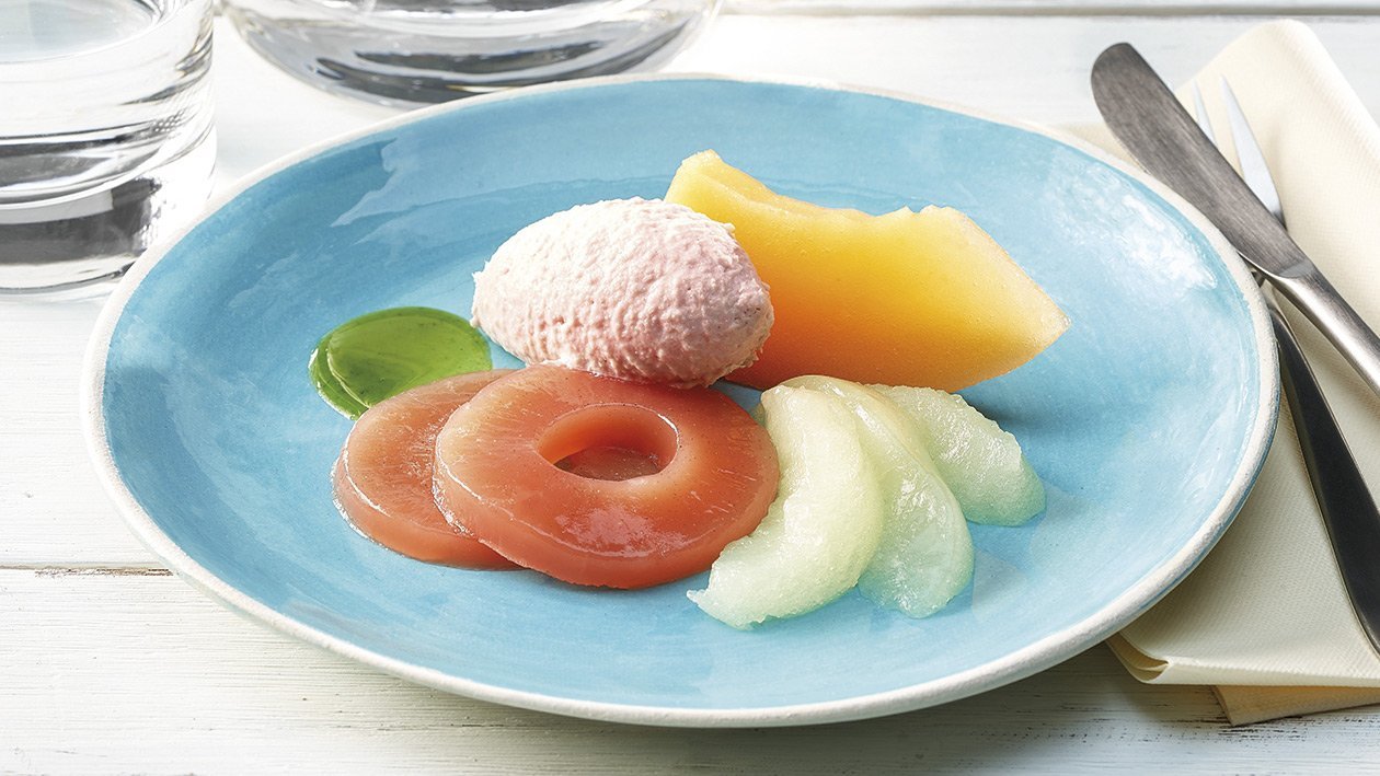 Schinken-Mousse mit Melonen in pürierter Form-Soße.
