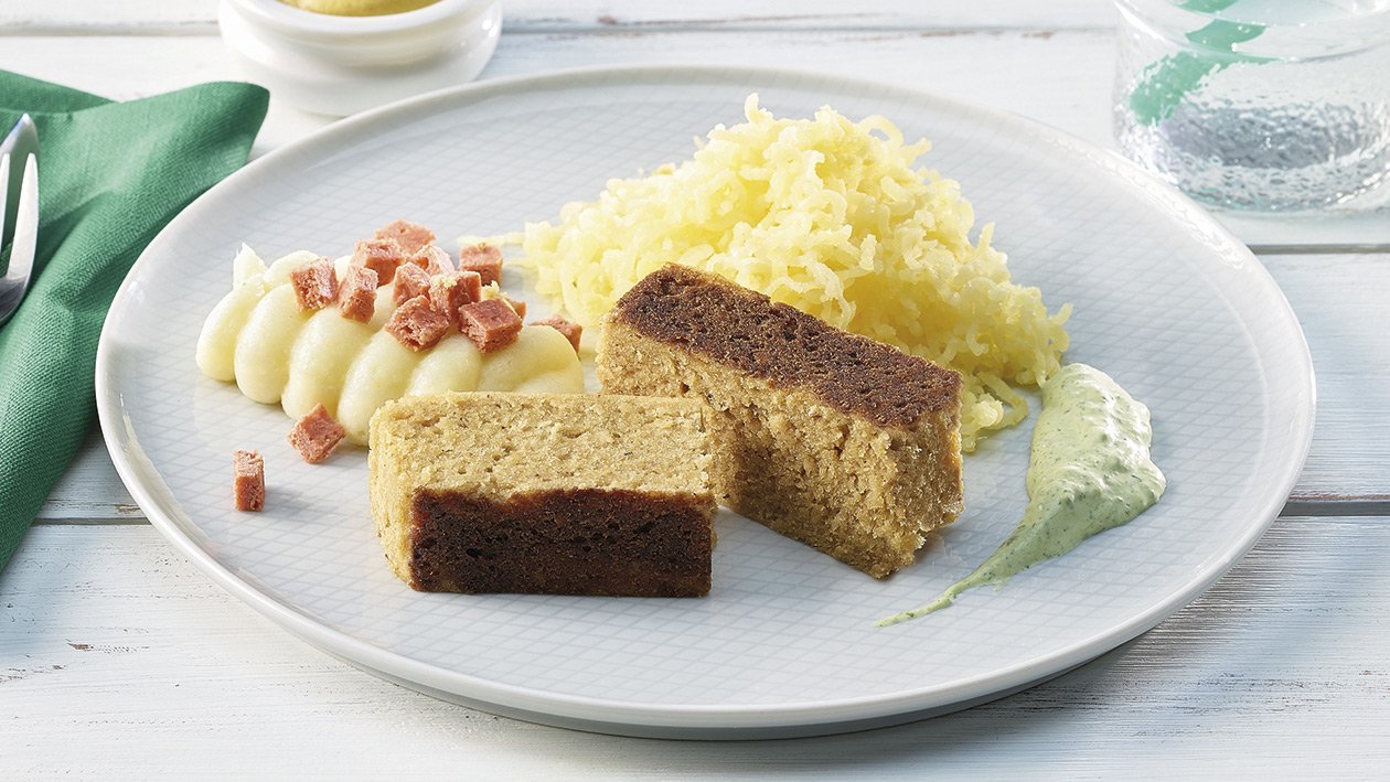 Schweinebauch mit Kartoffel und Weißkrautsalat in pürierter Form – Schweinebauch mit Kartoffel und Weißkrautsalat in pürierter Form –