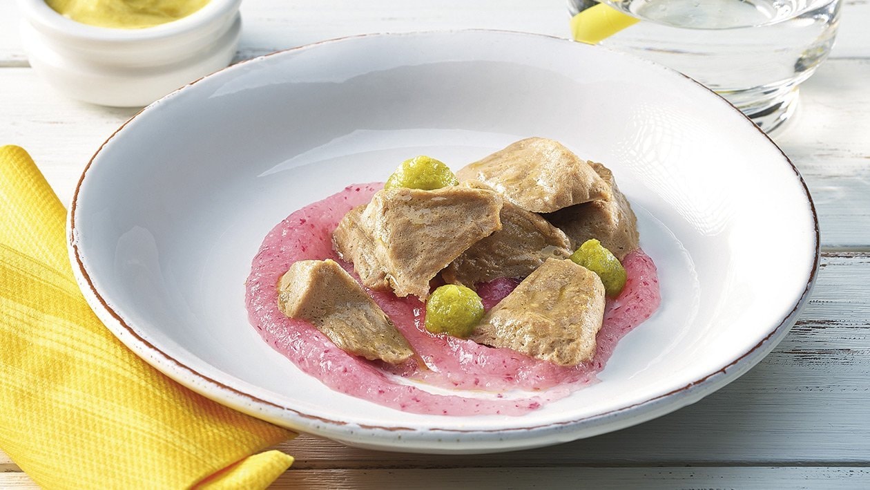 Tafelspitzsalat mit Radieschencreme in pürierter Form – Tafelspitzsalat mit Radieschencreme in pürierter Form –