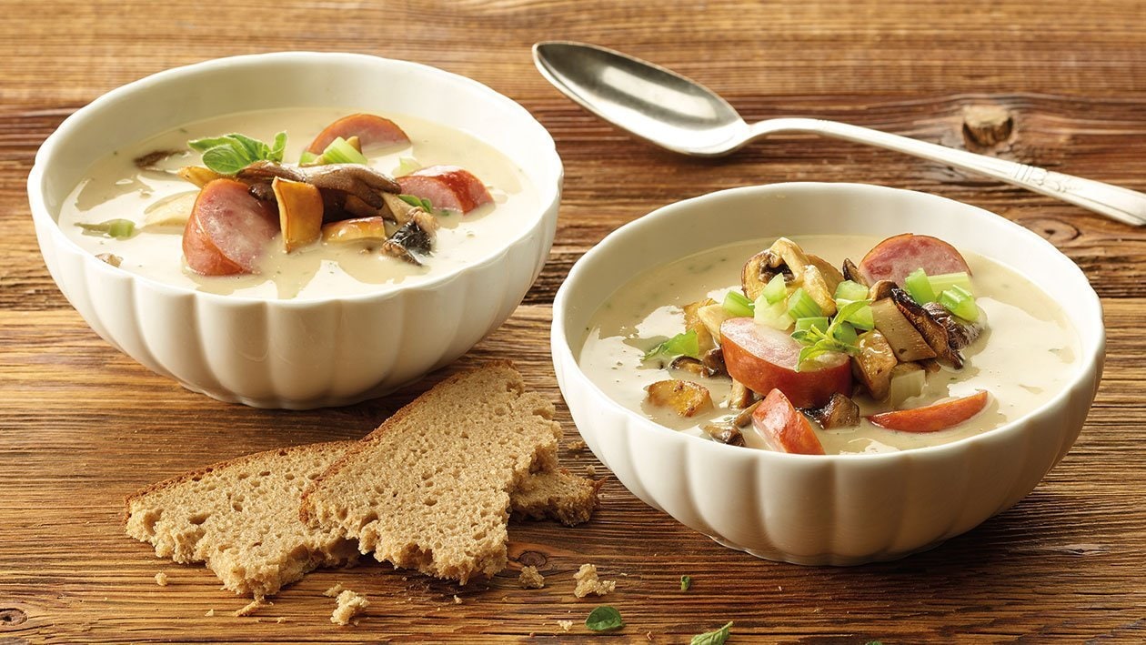 Herbstliche Pilzsuppe mit Würstchen –  