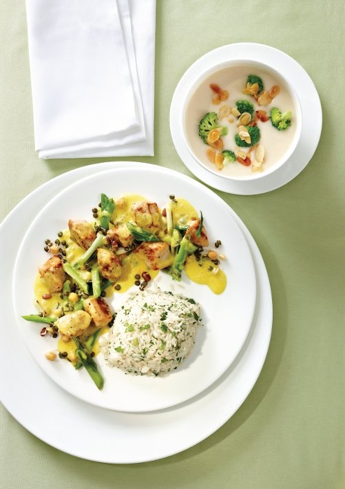 Blumenkohl-Cremesüppchen mit gebratenem Mandel-Broccoli Blumenkohl-Cremesüppchen mit gebratenem Mandel-Broccoli