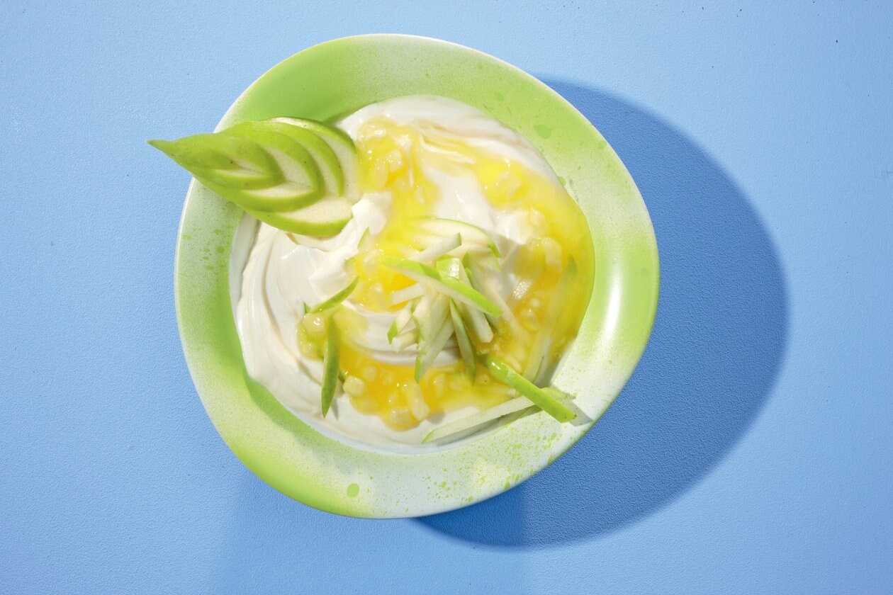Apfel-Quarkspeise mit Apfel-Zitronen-Sauce Apfel-Quarkspeise mit Apfel-Zitronen-Sauce