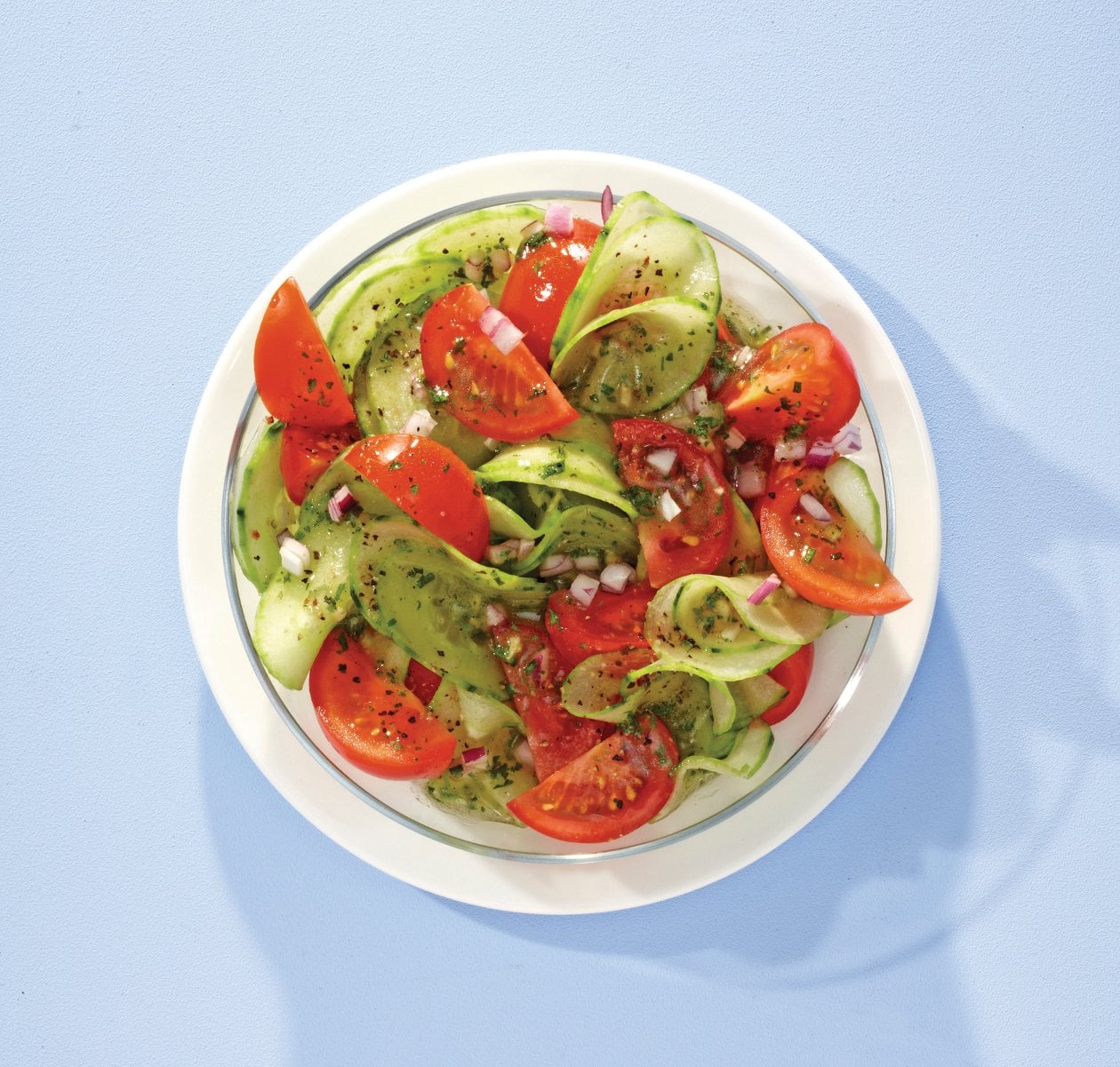 Tomaten-Gurkensalat mit Kresse –  