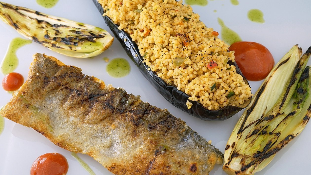 Meeräsche mit gefüllter Cous-Cous Aubergine und Salsa