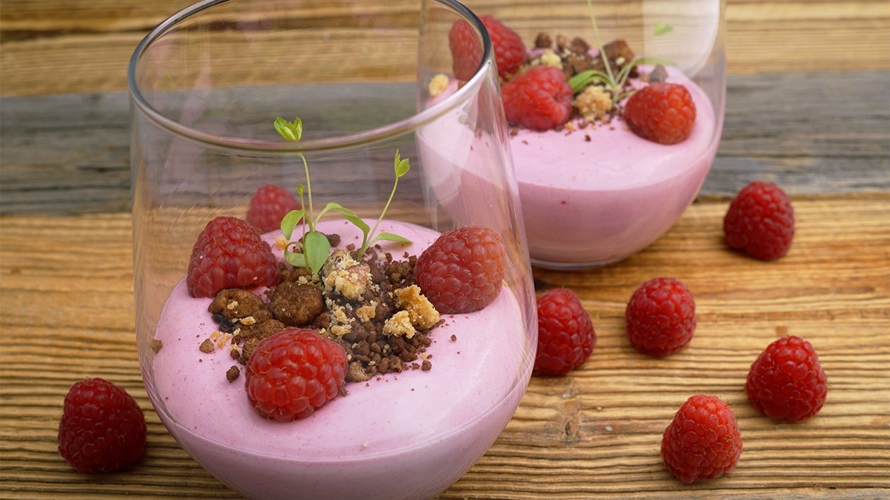 Himbeer-Zitronenmousse mit Kakaocrumble – Himbeer-Zitronenmousse mit Kakaocrumble –