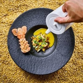 Pikante Gelbe Linsencremesuppe mit Kaisergranat Pikante Gelbe Linsencremesuppe mit Kaisergranat