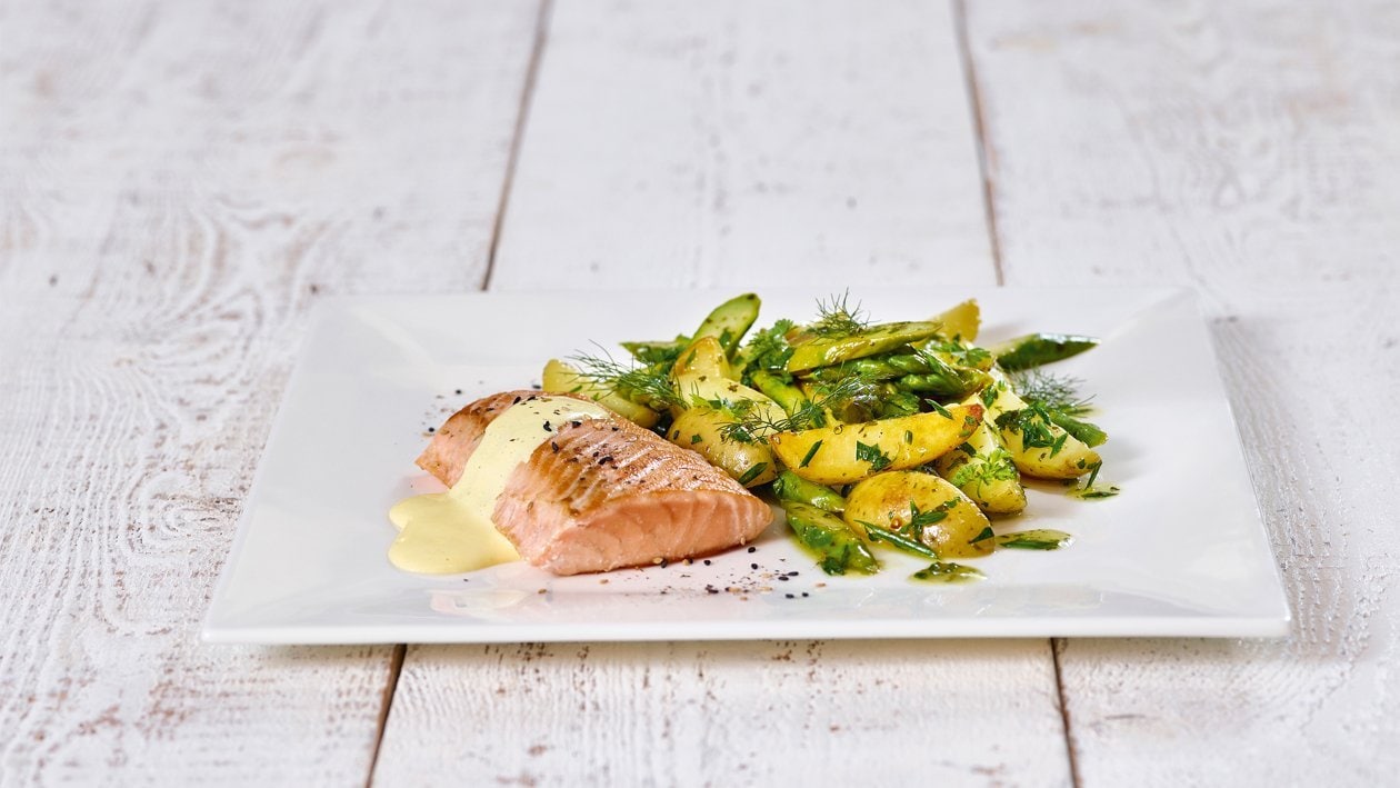 Lachsfilet mit Spargel-Kartoffelsalat Lachsfilet mit Spargel-Kartoffelsalat