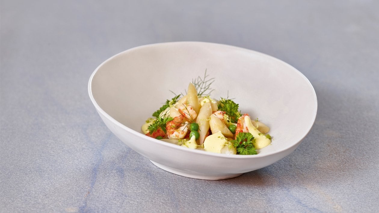 Spargel mit Flusskrebsen und Kräutern – Spargel mit Flusskrebsen und Kräutern –