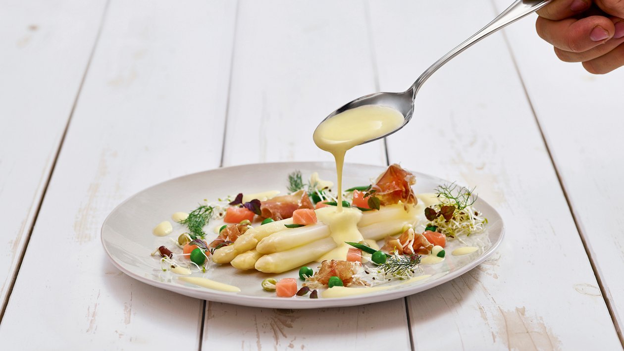Spargel mit Pata Negra und geräuchertem Lachs Spargel mit Pata Negra und geräuchertem Lachs