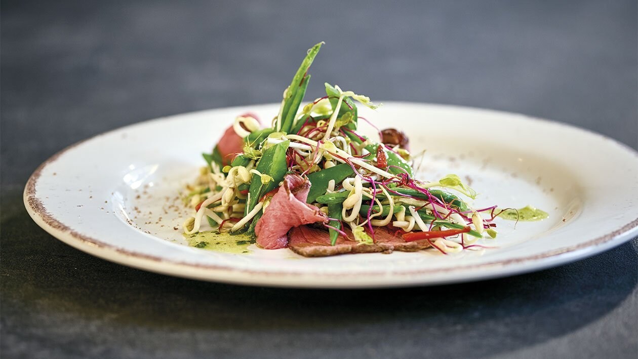 Roastbeef mit Zuckerschoten-Sprossensalat – Roastbeef mit Zuckerschoten-Sprossensalat –