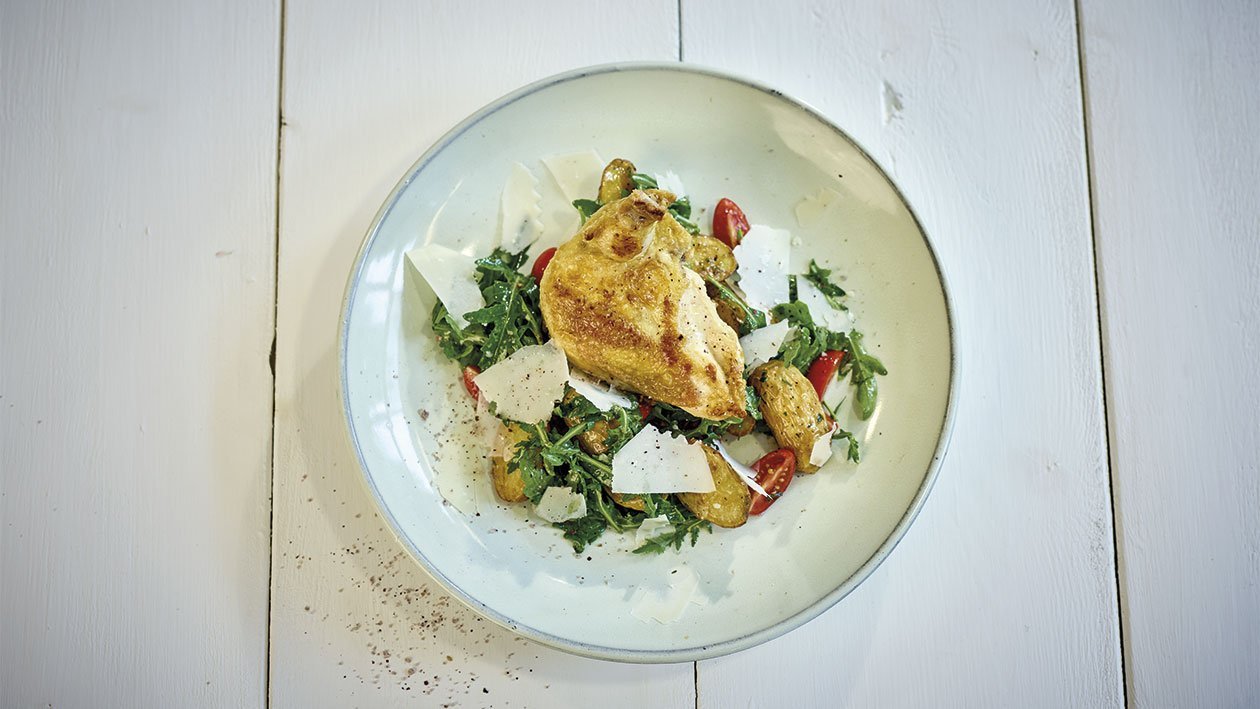 Sautierte Maispoulardenbrust auf Kartoffel-Rucola-Salat – Sautierte Maispoulardenbrust auf Kartoffel-Rucola-Salat –