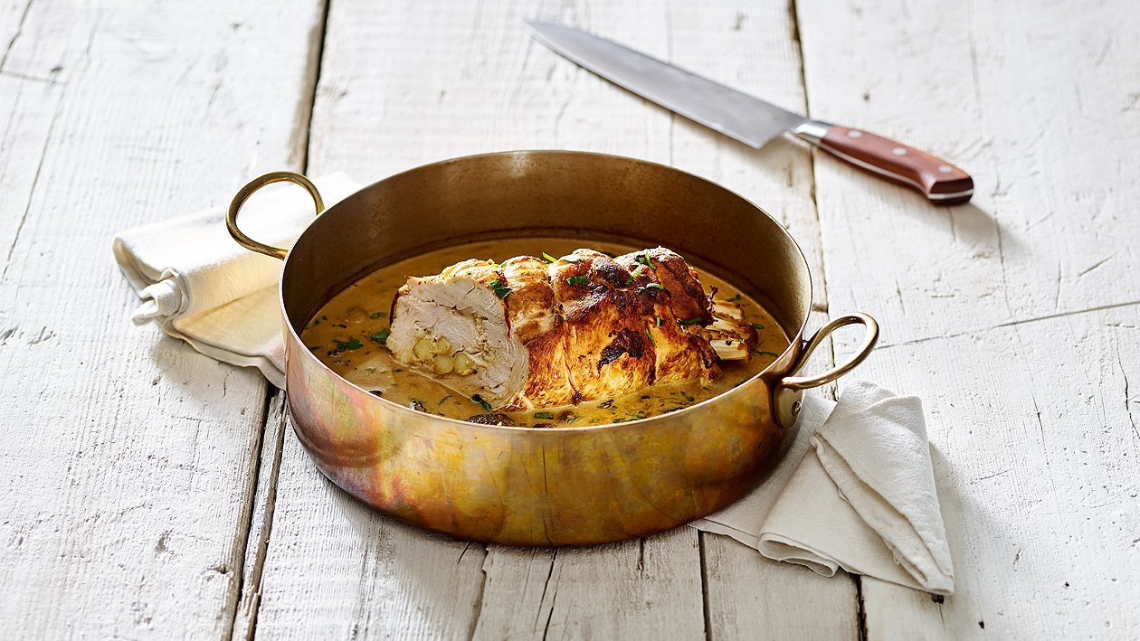 Putenrollbraten mit Spargelfüllung – Putenrollbraten mit Spargelfüllung –