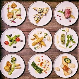 Spargelbissen/Spinat-Maultasche/Zitronengras Hollandaise Spargelbissen/Spinat-Maultasche/Zitronengras Hollandaise