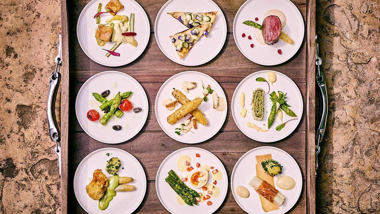 Spargelbissen/Tomaten/Ei/Parmesan Hollandaise – Spargelbissen/Tomaten/Ei/Parmesan Hollandaise –