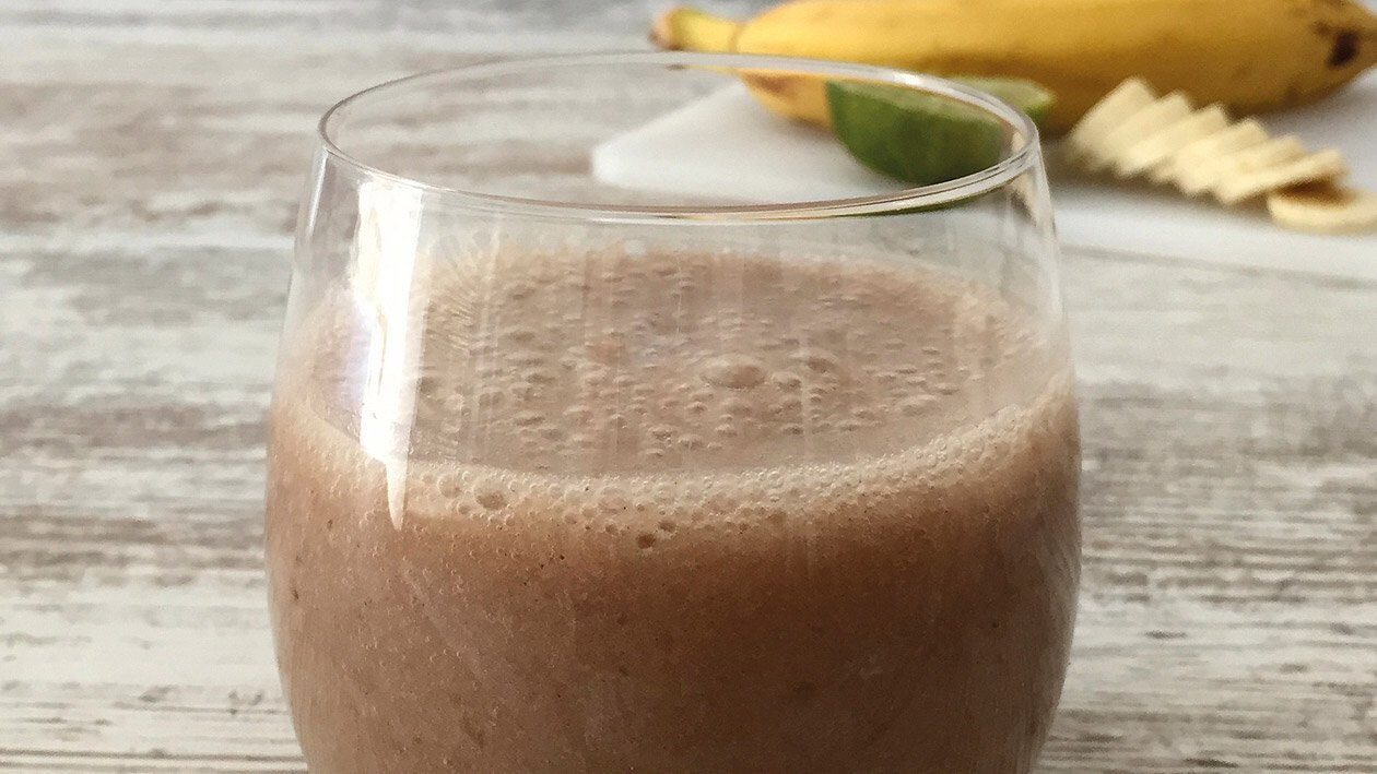 Bananen-Ananas Smoothie vegan mit Kokosmilch und Chiasamen