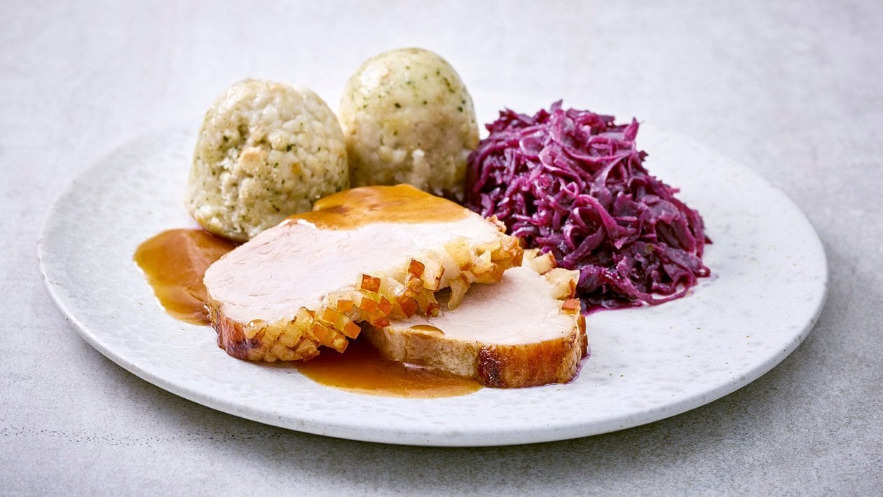 Schweinebraten, Rotkohl, Semmelknödel: Deutsches Gericht