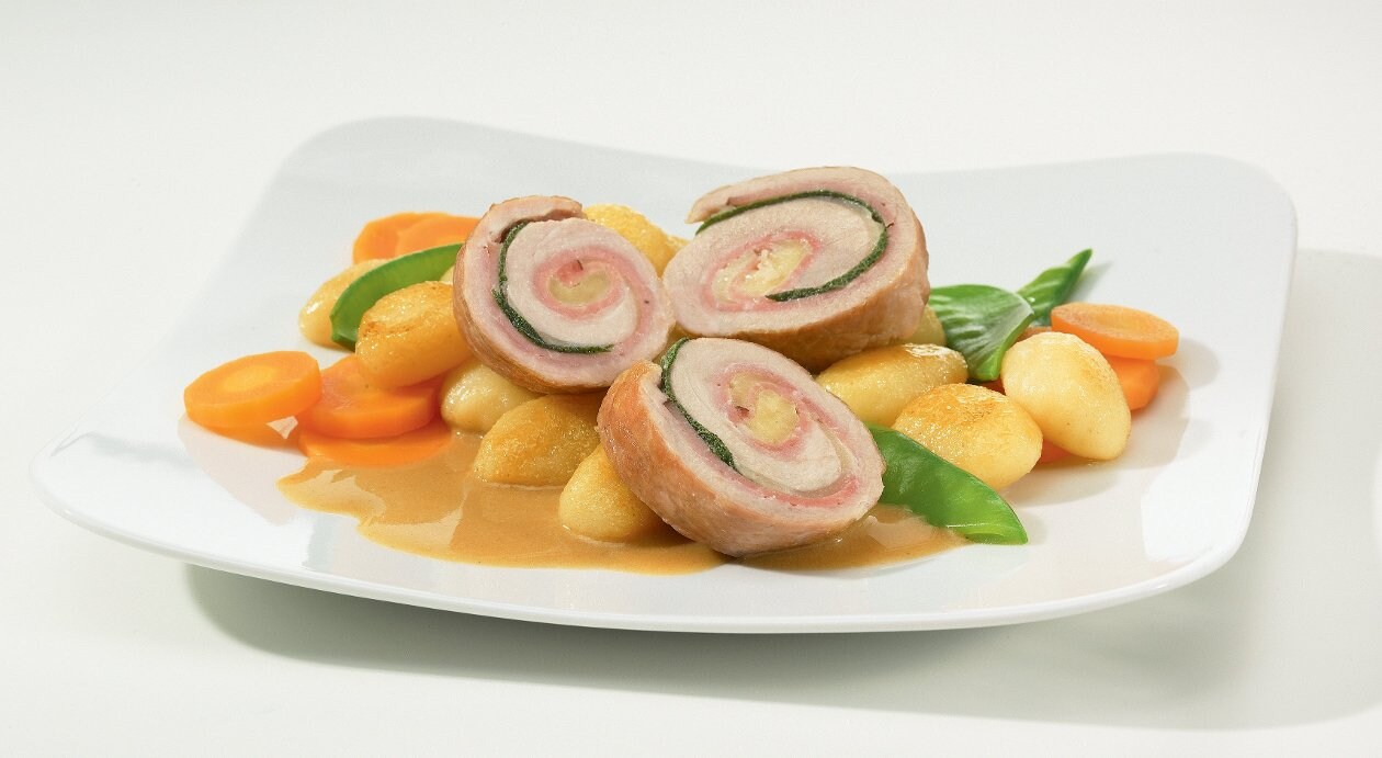 Involtini vom Schwein mit Roher Schinken-Käse-Salbei-Füllung in feiner Senfsauce –  