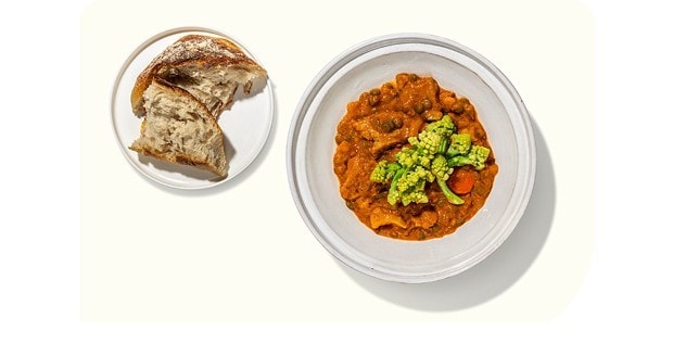 Linsen Dal mit gebratenem jungem Romanesco und Walnuss Ciabatta