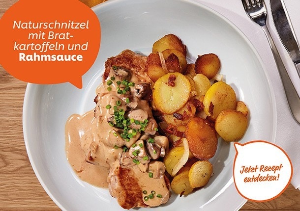 Naturschnitzel mit Bratkartoffeln und Rahmsauce Naturschnitzel mit Bratkartoffeln und Rahmsauce